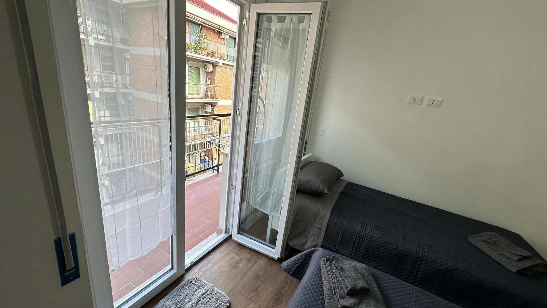 Rome Private Rooms Davinz 0*,  Italy